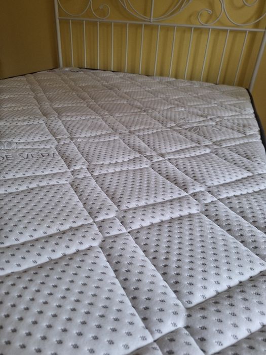 Colchão Ortopédico casal 200 x 140 praticamente novo