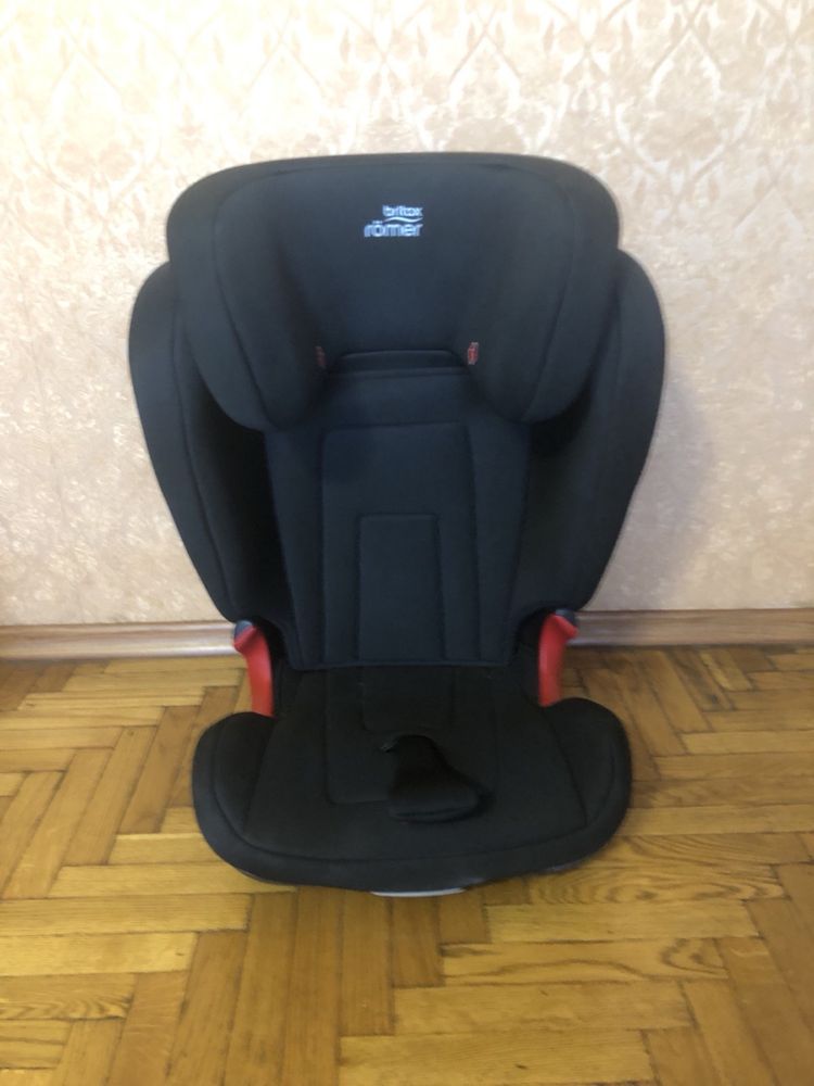 Продам автокресло BRITAX ROMER KIDFIX2 R (Cosmos Black)