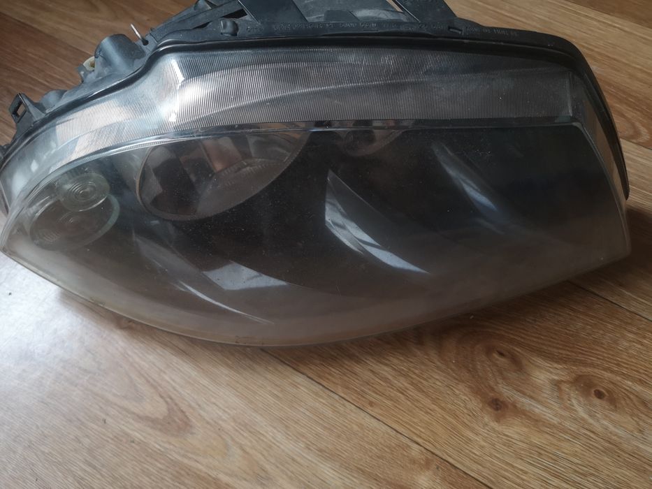 Lampa reflektor Valeo  seat ibiza 6l prawa. R. EUROPA
