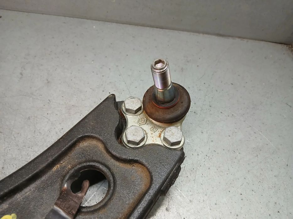 Braço de suspensão frente esquerdo RENAULT Trafic III (FG_)