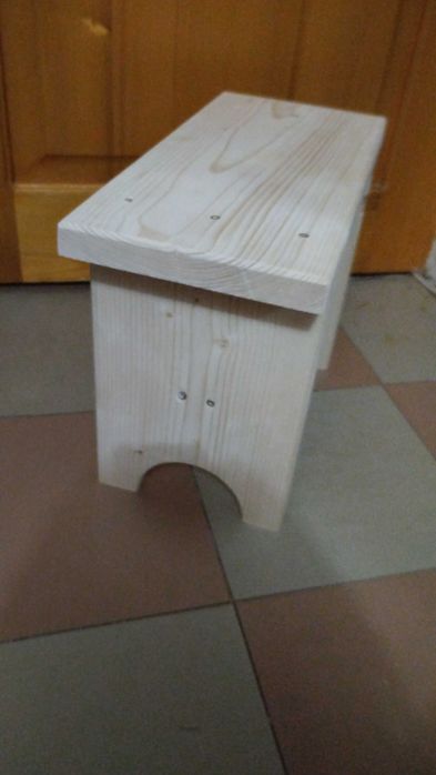 Стільчик дерев'яний