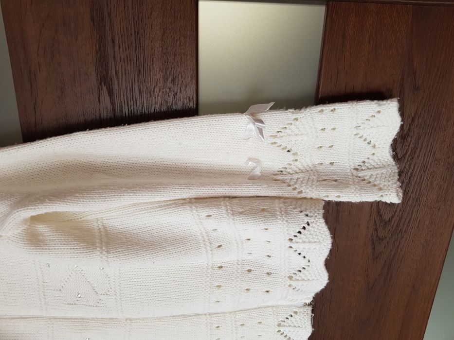 Sweterek ażurowy dziecięcy