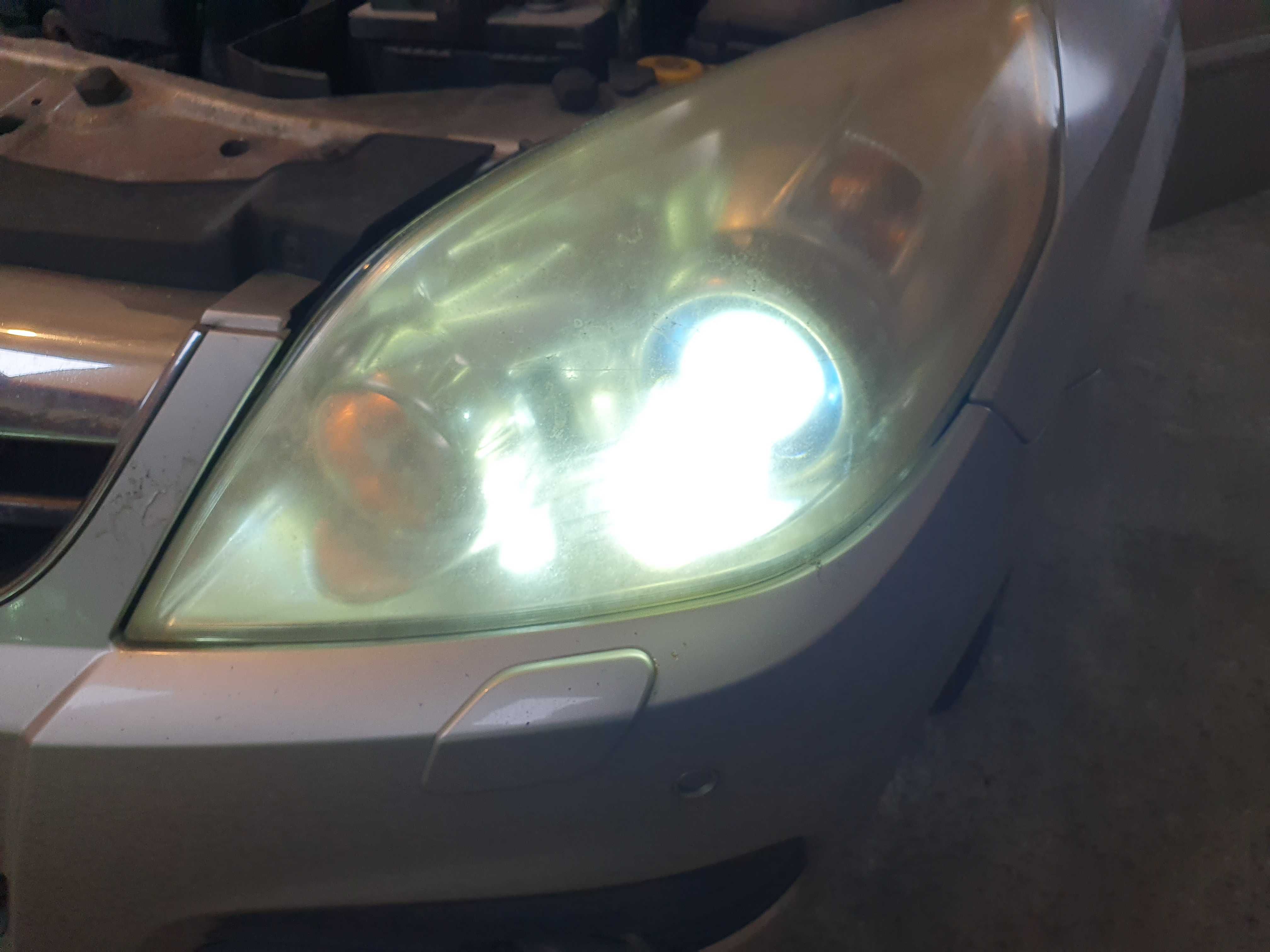 Lampa lewa  przod Xenon Opel Vectra C Signum Lift europa