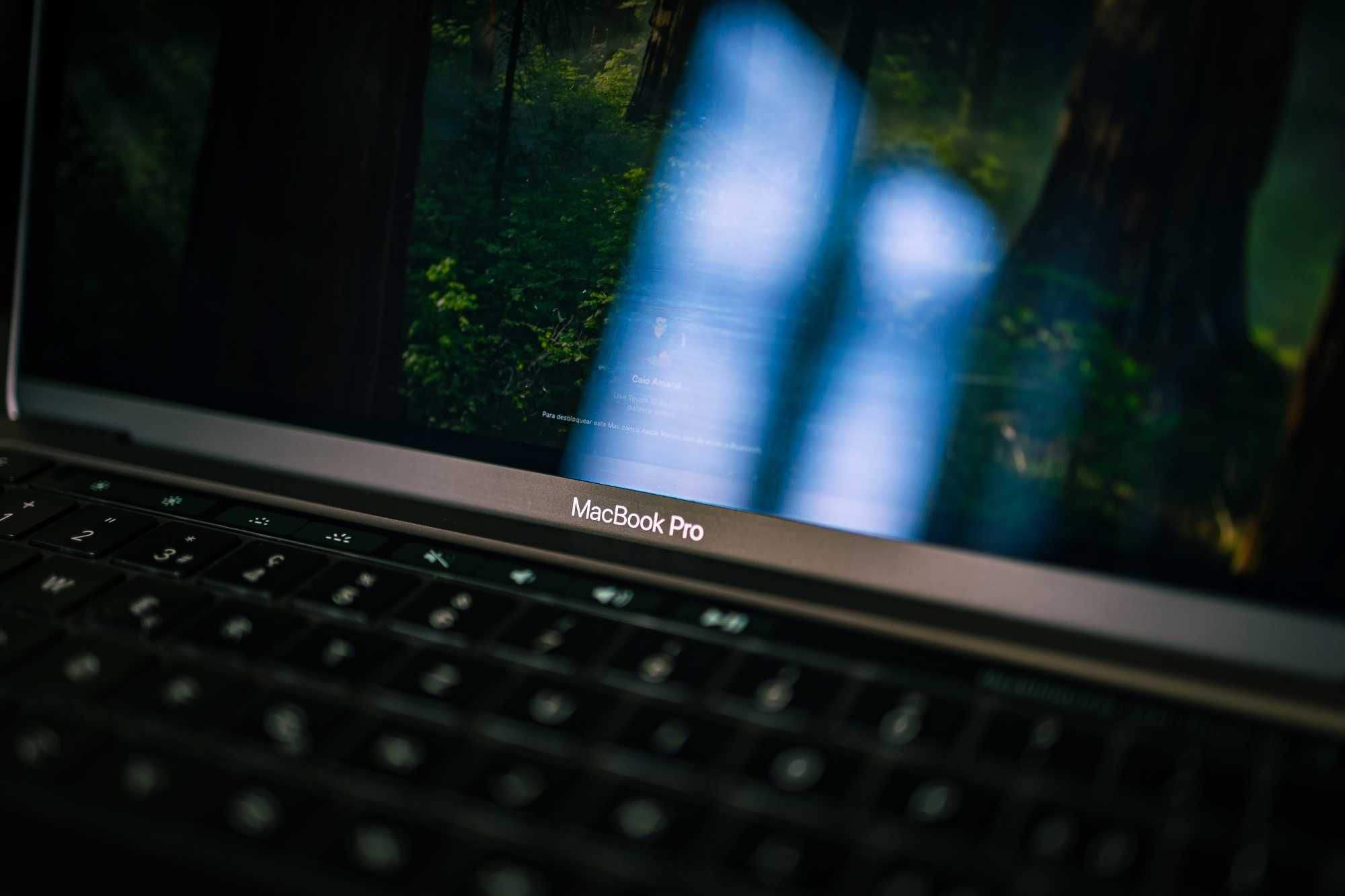 MacBook Pro 13" M1 (2020) – 8GB/256GB – Excelente Estado