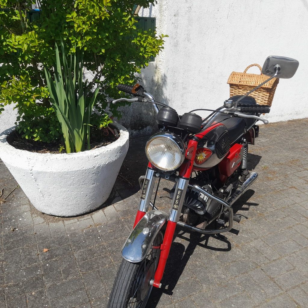 Motorizada restaurada