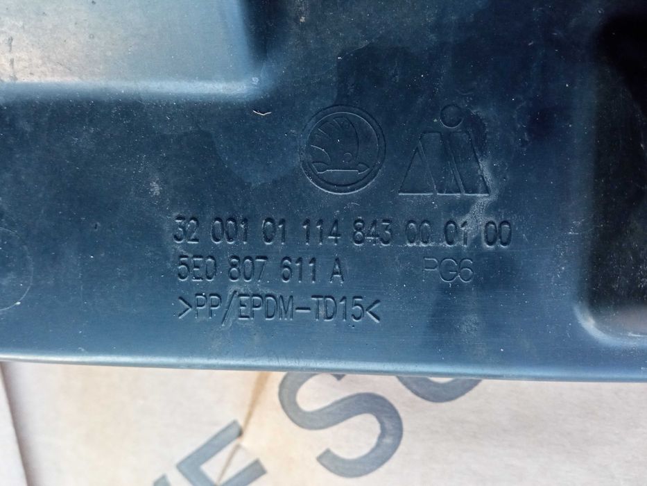 Skoda Octavia III 3 5E0 Osłona Zderzaka dolna Oryginał Cała