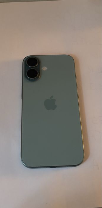 Vendo iphone 16 azul esverdeado
