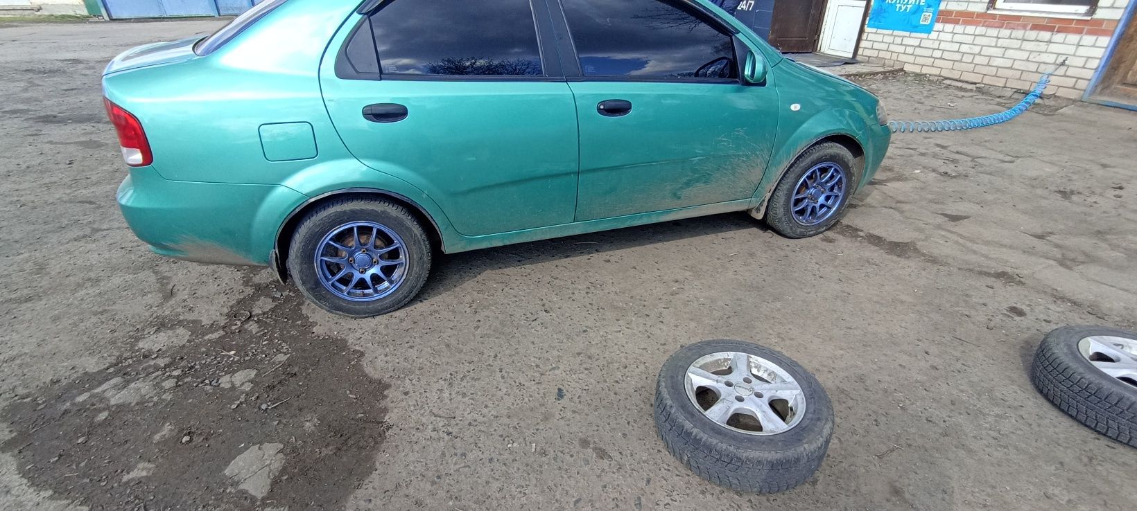 Продам титаны r14  с резиной лето