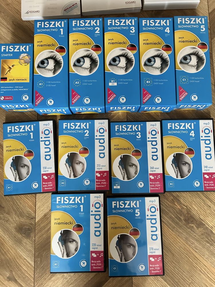 Zestaw fiszek i ksiazek do nauki jezyka niemieckiego