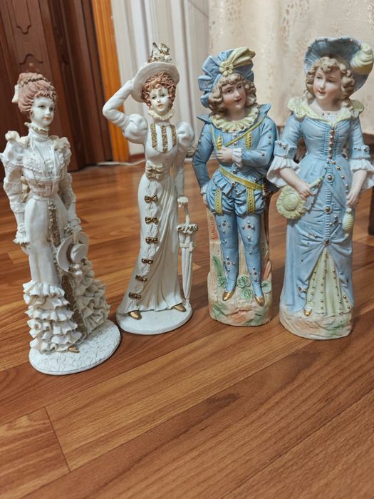 Статуетки ручної работи