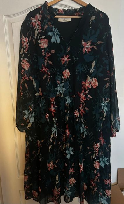 Sukienka w kwiaty 4xl clockhouse