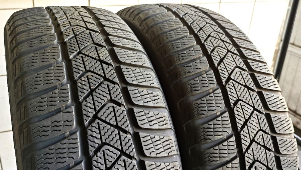 2x 205/60R16 Pirelli SottoZero 3 Winter Seal 6mm C/B/72dB