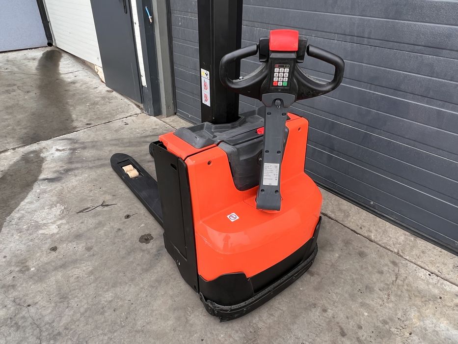 TOYOTA BT Swe080L JAK NOWY Paleciak elektryczny z masztem