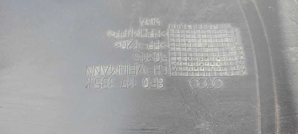 Wlot powietrza kierownica audi A4 B7 2.0 TDI