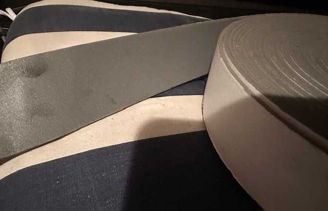 taśma uszczelniająca akustyczna samoprzylepna 5 cm szara - 6 rolek