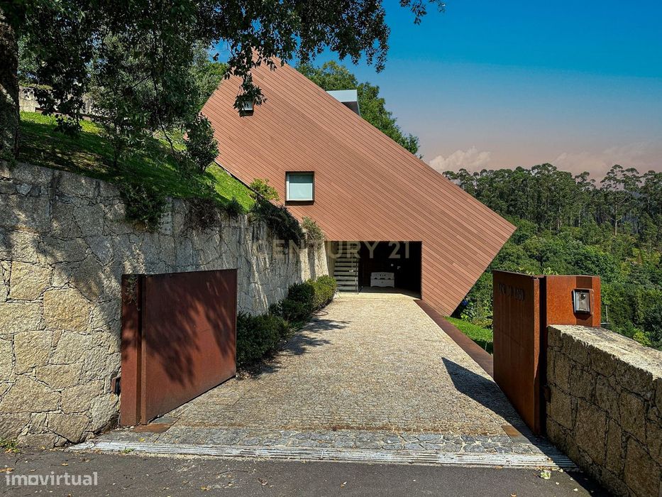 Moradia com ancoradouro em Valdosende