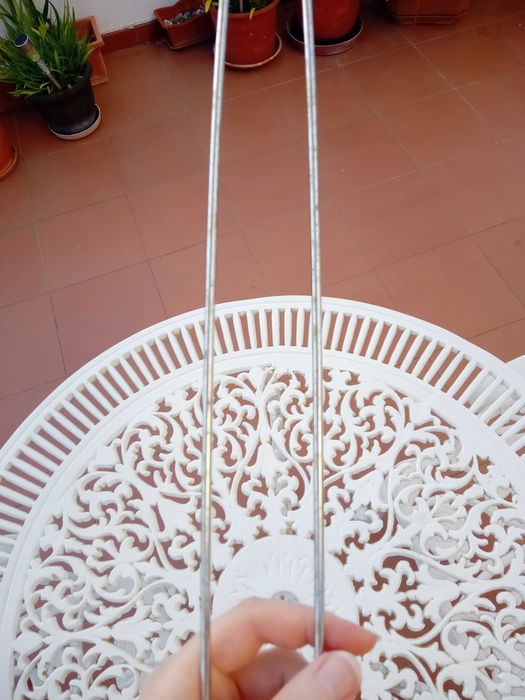 Suporte metálico para papel higiénico