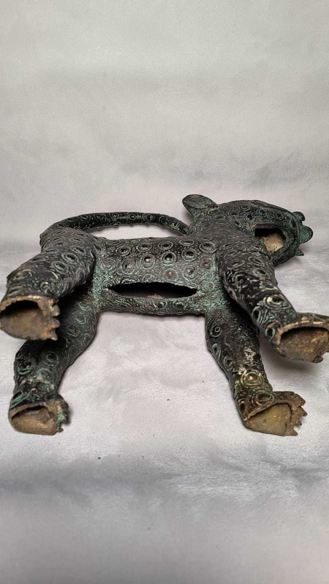Leopardo - Bronze africano - Antigo Reino de Benin - Nigéria - 40cm