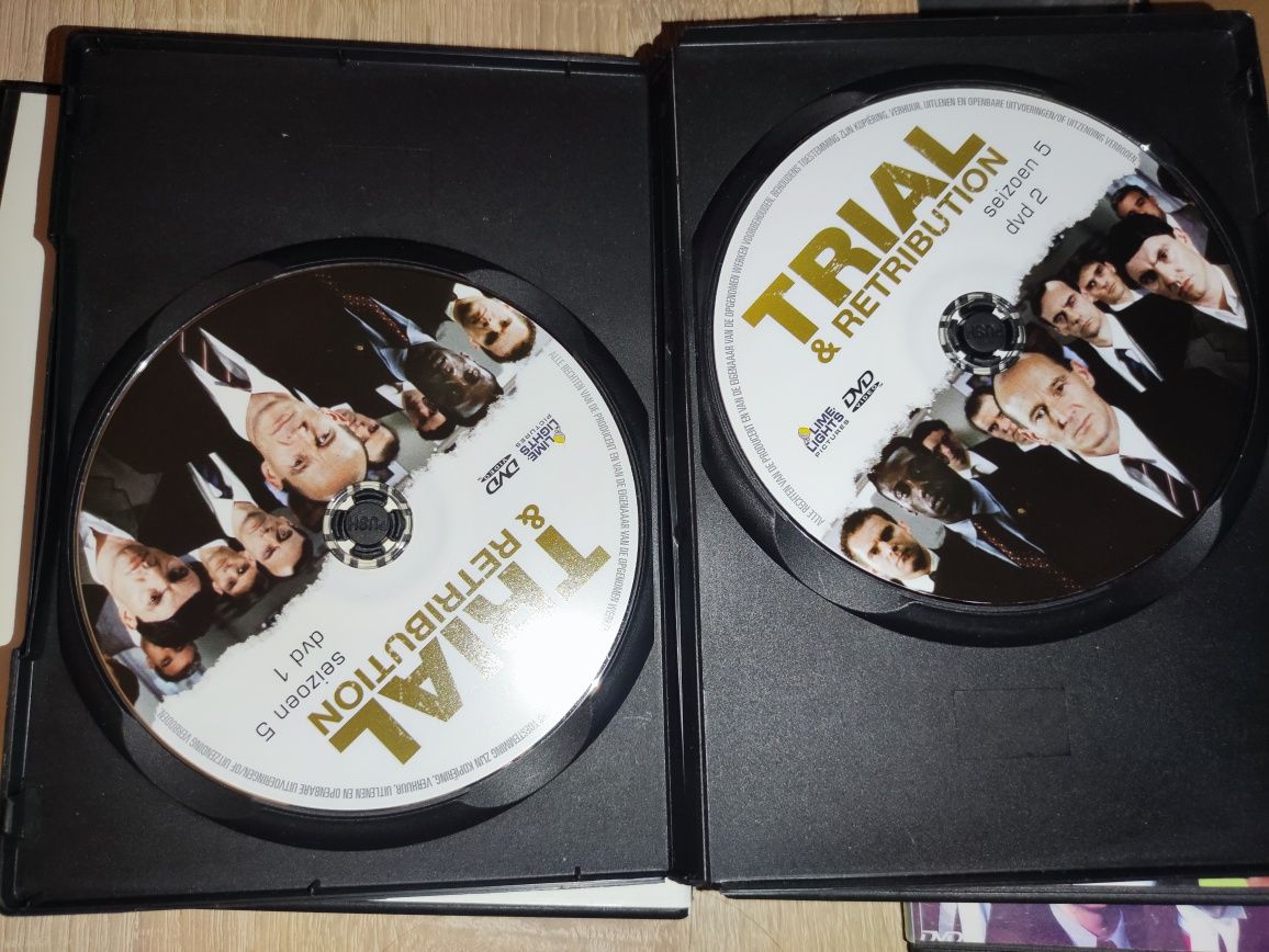 Zestaw płyt DVD serial Trial Retribution 4 zł za całość