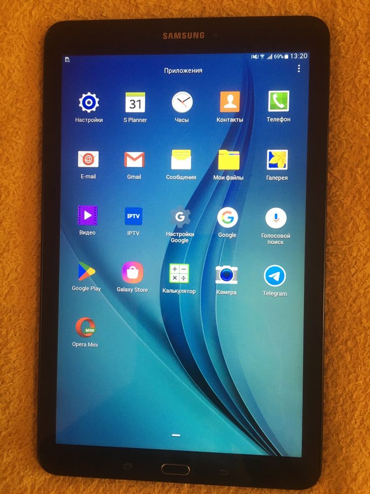 Планшет Samsung «Galaxy Tab E» SM-T561