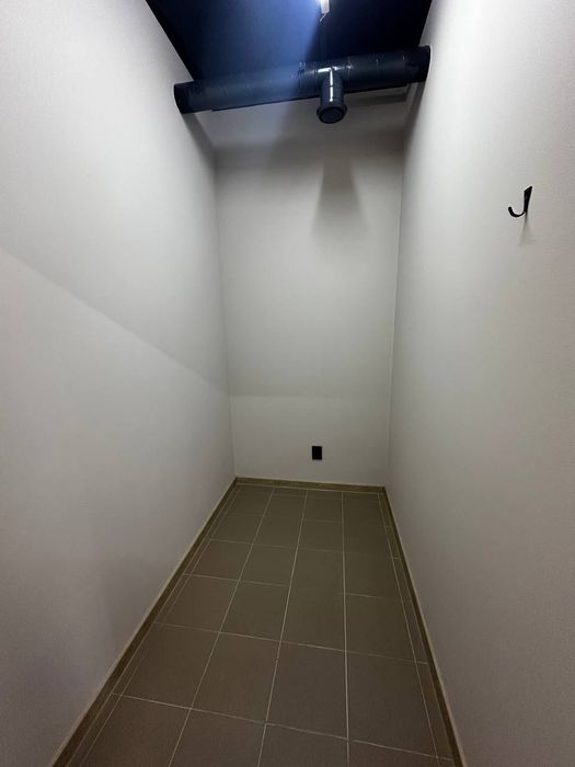 Оренда фасадного приміщення 52 м2 біля Арсену