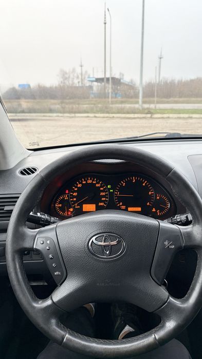 Toyota Avensis 2.0 дізель в гарному стані