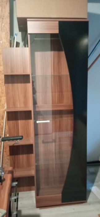 Witryna szklana nowoczesna+ inne meble z zestawu/ możliwość transportu