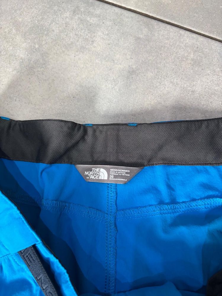 Spodenki, szorty The North Face rozmiar L / 38.