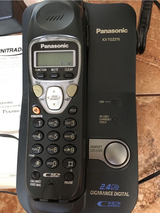 Радиотелефон с определителем номера Panasonic KX-TG2215