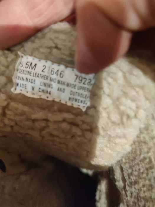 Зимові сапоги на дівчинку.