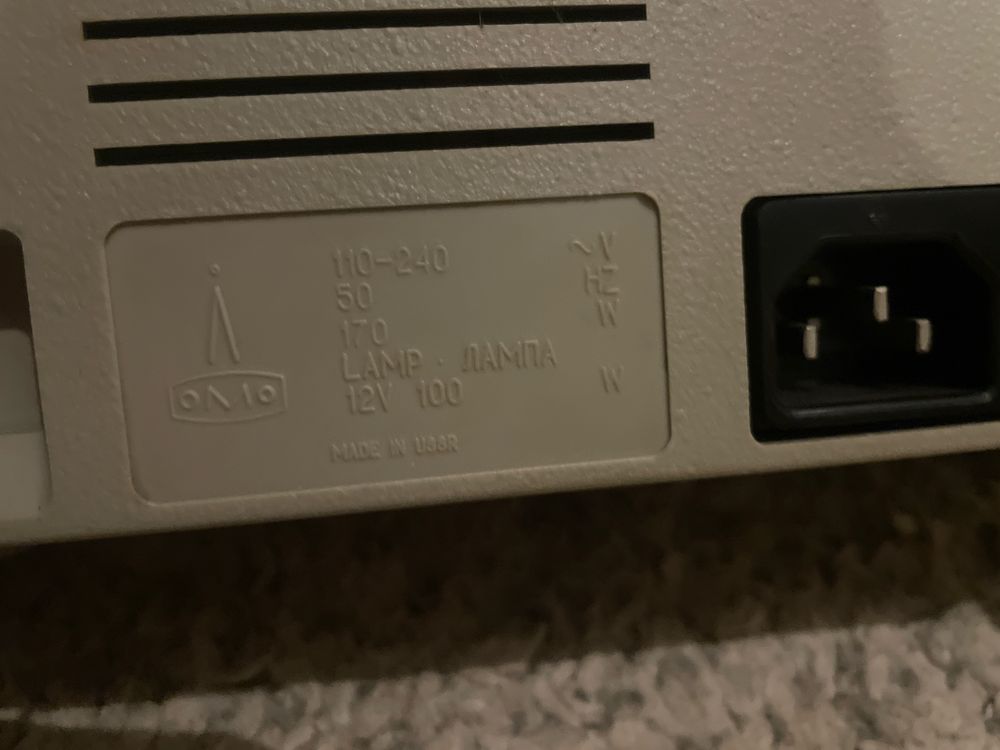 Projektor na klisze super 8