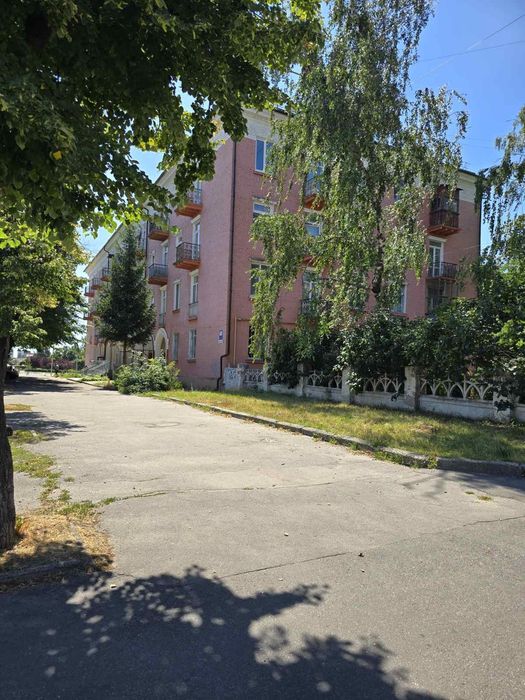 Продаж 3 кімнатної  сталінки в Центрі/Капітальний ремонт