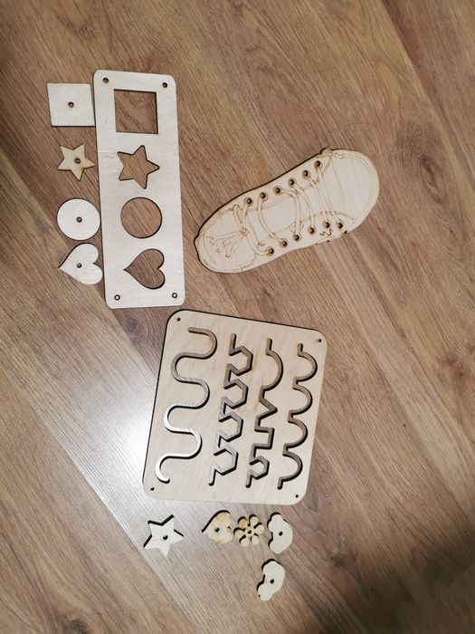 Tablica manipulacyjna montessori diy elementy do zrobienia