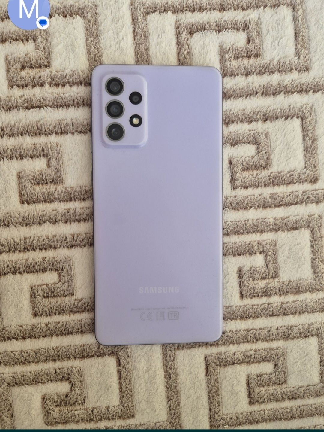 Продам Samsung Galaxy A72 8/256GB стан на фото є не великий скол