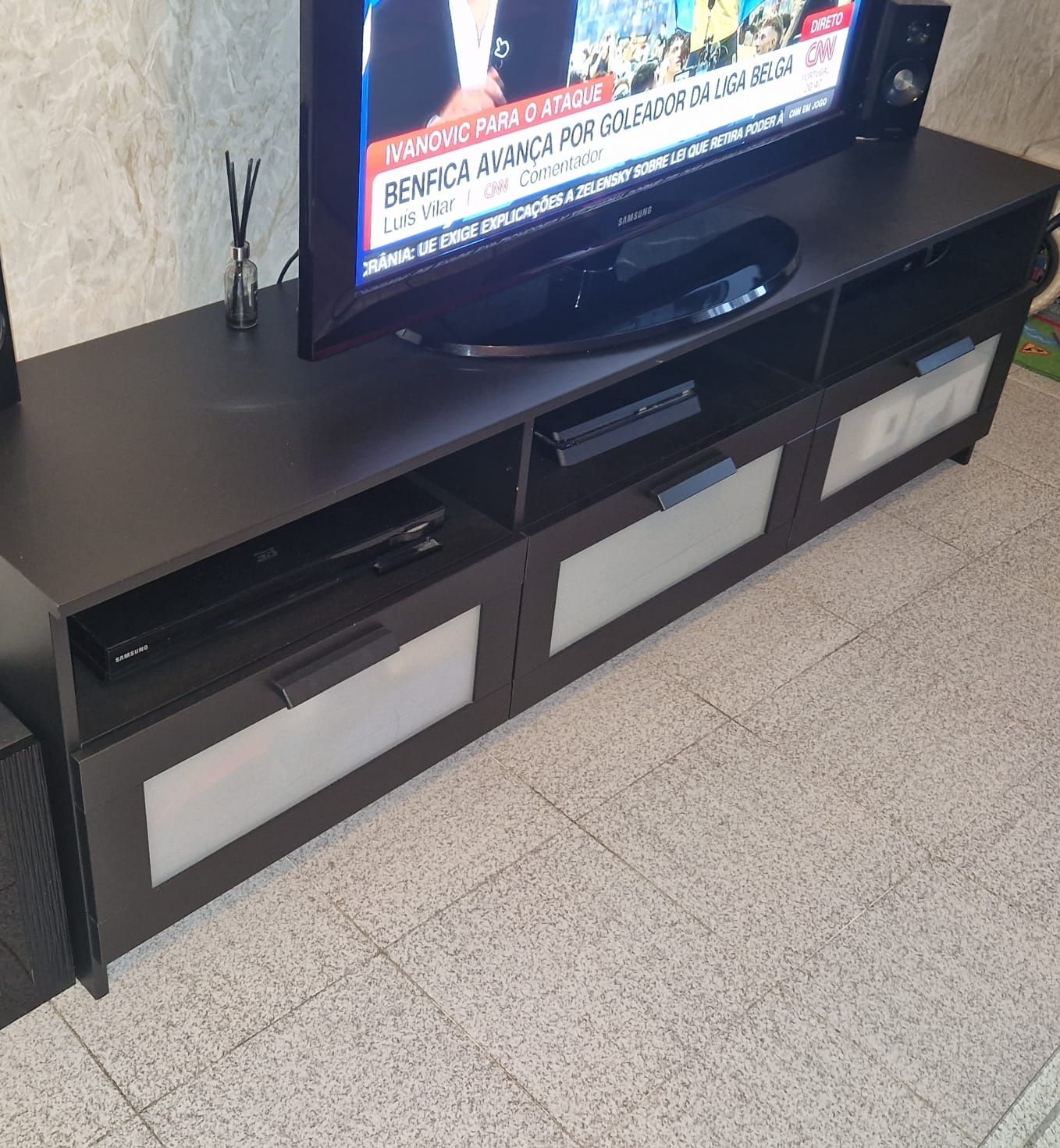 Móvel TV IKEA
Móvel TV, preto, 180x41x53 cm
