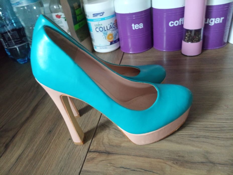 Turkusowe ,morskie szpilki 40