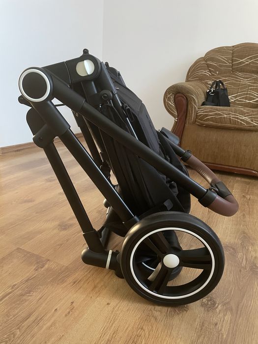 Прогулянкова коляска трансформер
