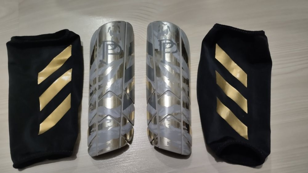 Ochraniacze na golenie Adidas