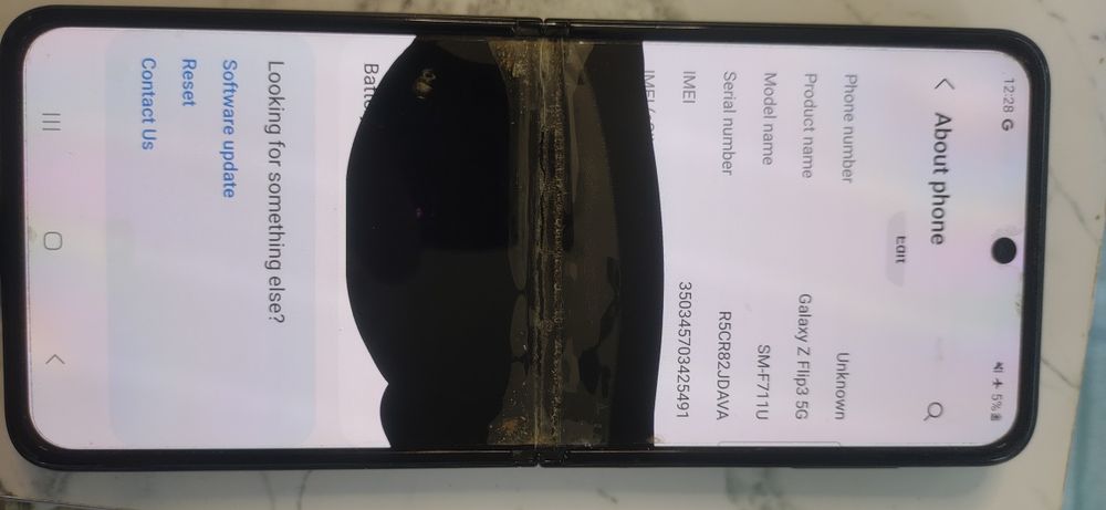 На запчасти ноутбук Samsung z flip 3 5g