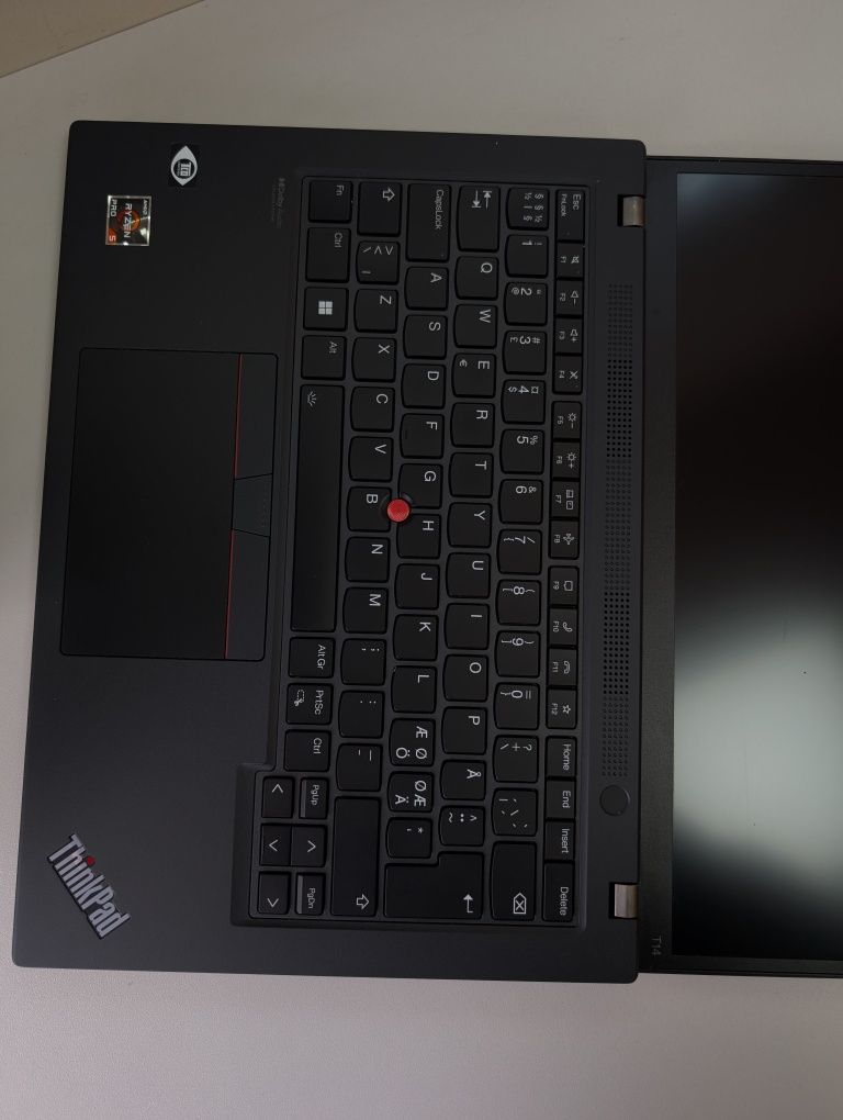 2022р.Ноутбук Lenovo ThinkPad T14 Gen 3/R5 6650U/16GB/256GB/FHD/IPS