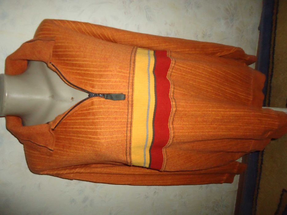 толстовка плотная на грудь 150