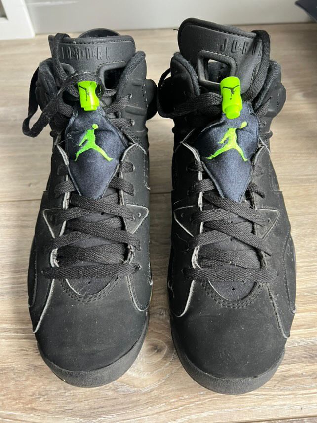 Чудові стильні кросівки nike