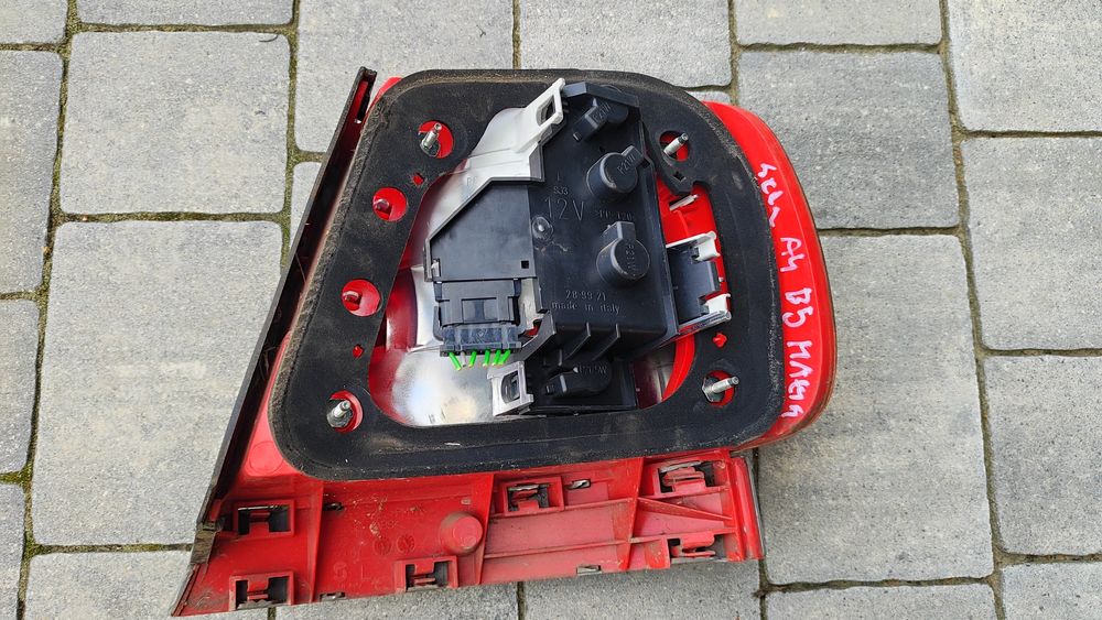 Lampa lewa tył Audi A4 B5 Lift sedan