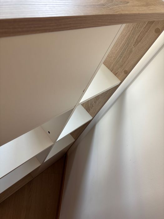 Estante em Bom Estado