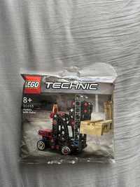 LEGO Technic wózek widłowy z paletą 30655