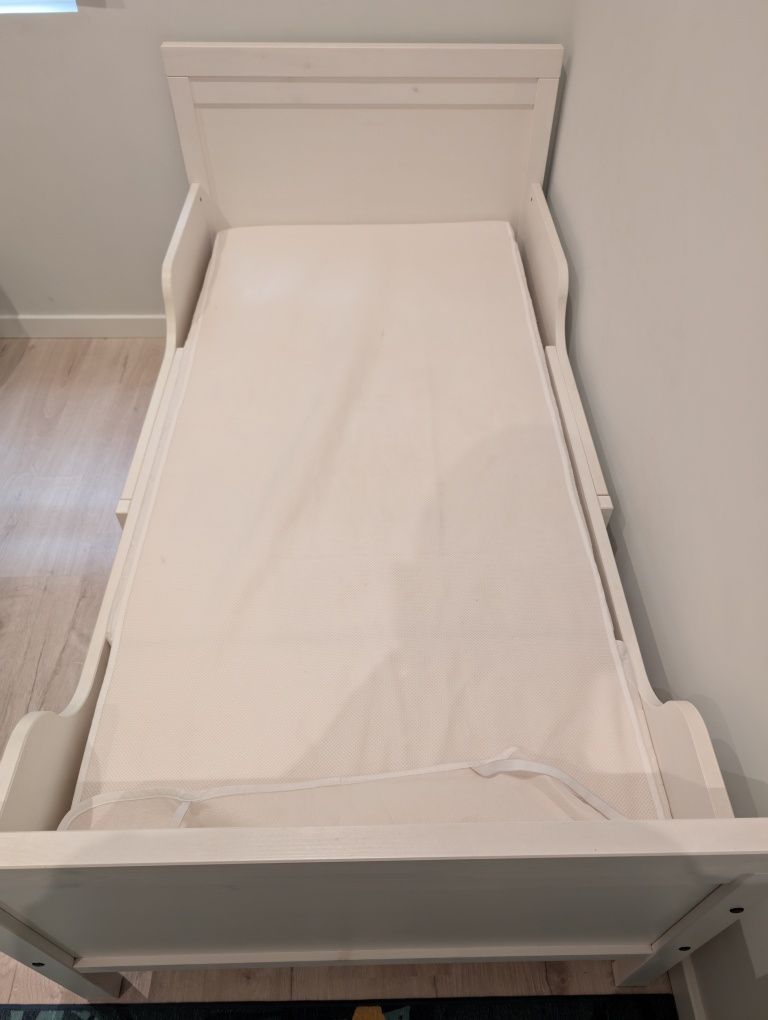 Cama IKEA com colchão