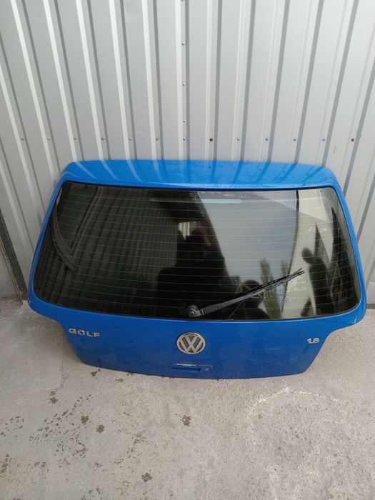 Голоьф 4  Golf4 ляда кришка багажника хачбек