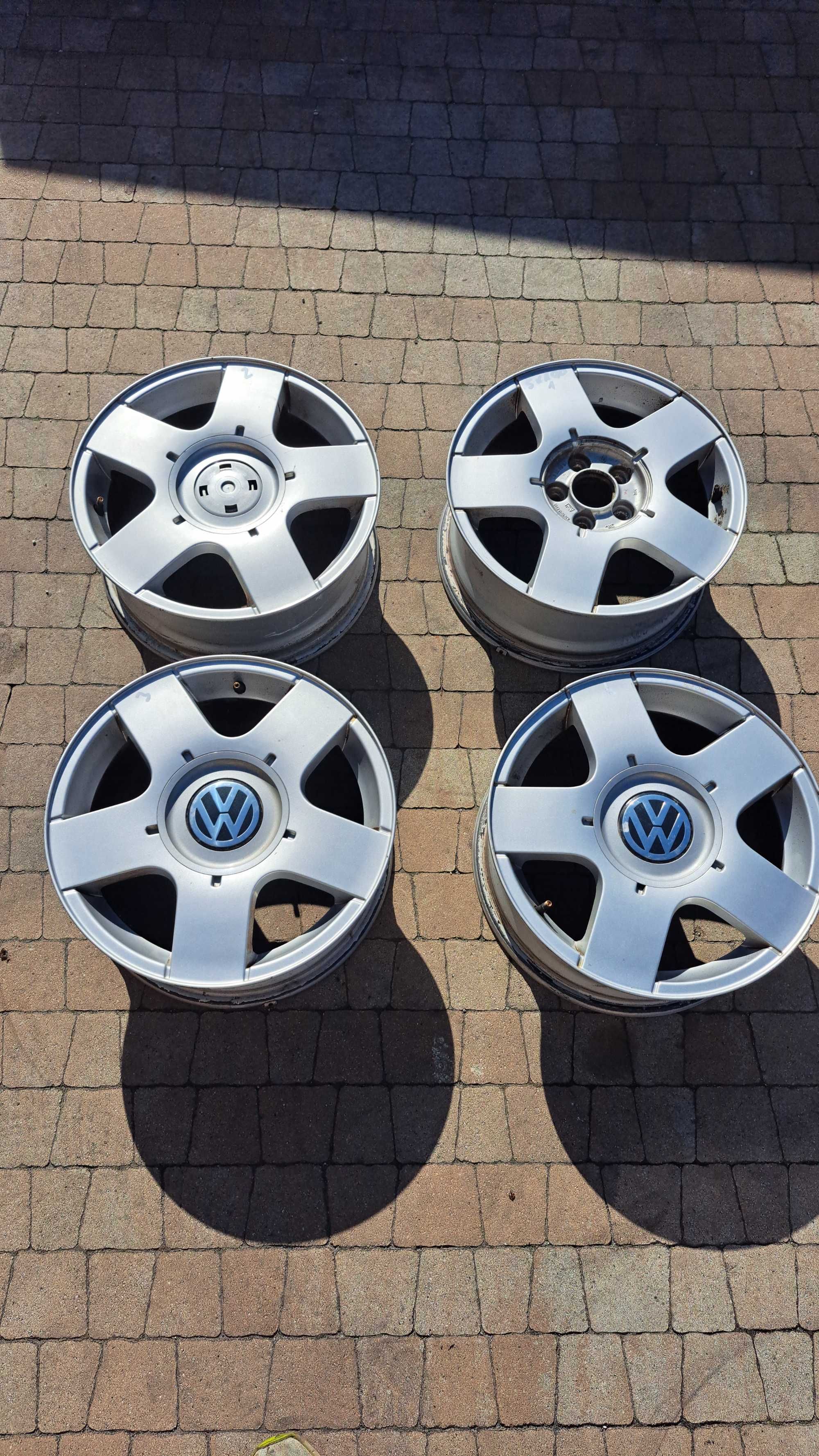 Felgi aluminiowe Volkswagen Golf IV Bora 5x100 15" -025B