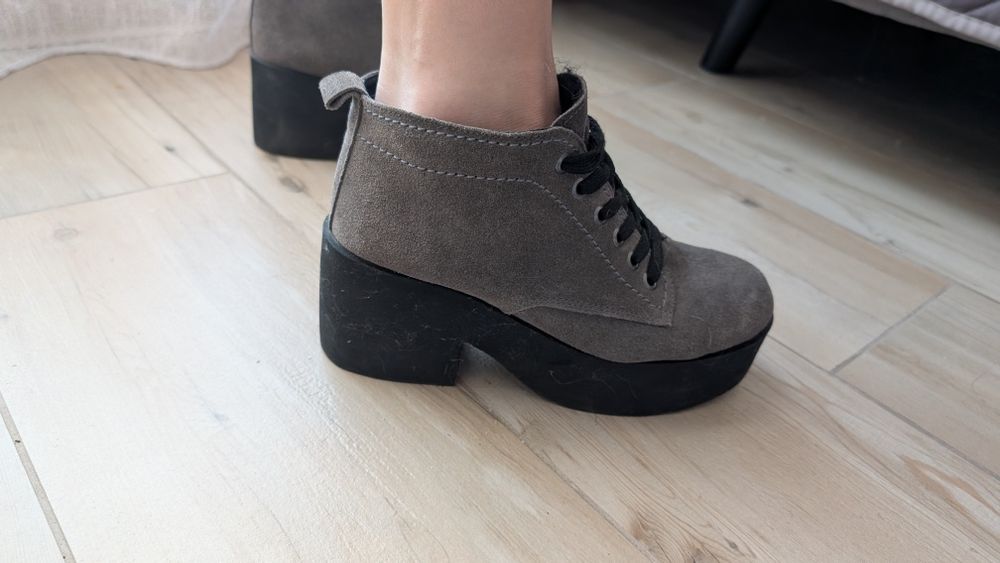 Черевики на широкому каблуці 38 розмір