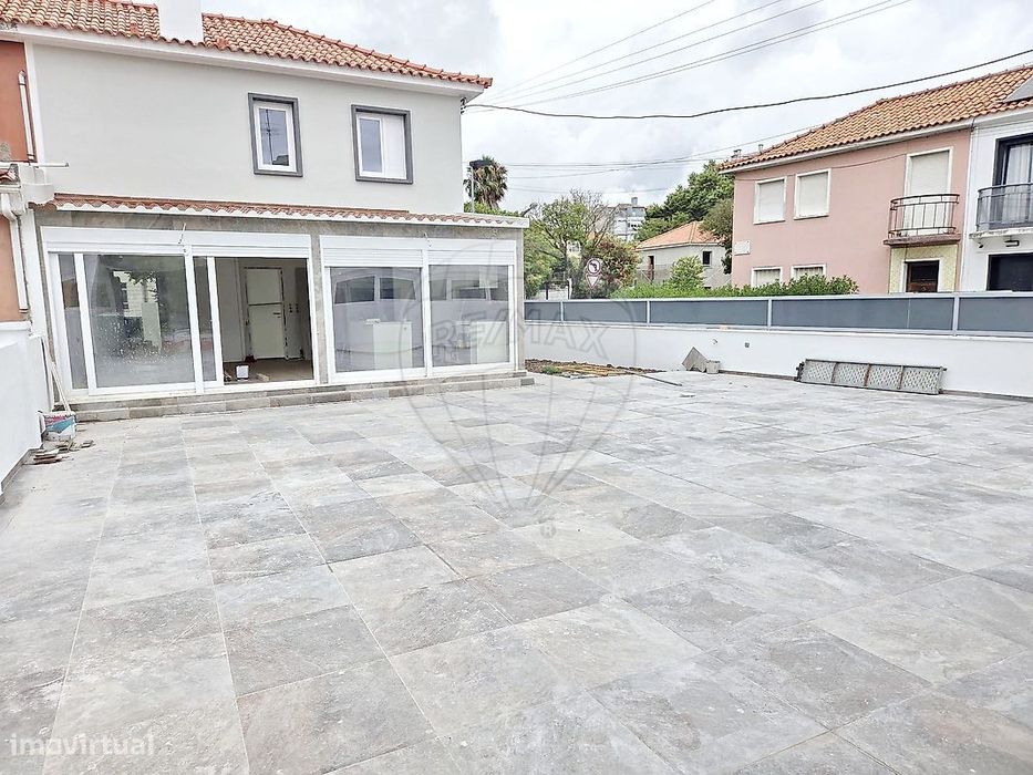 Moradia T5 para venda